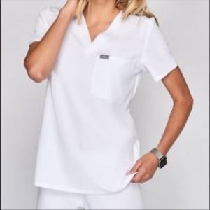 FIGS WHITE SCRUB TOP SIZE XS